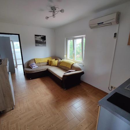 Apartments Fida Vir Exterior foto