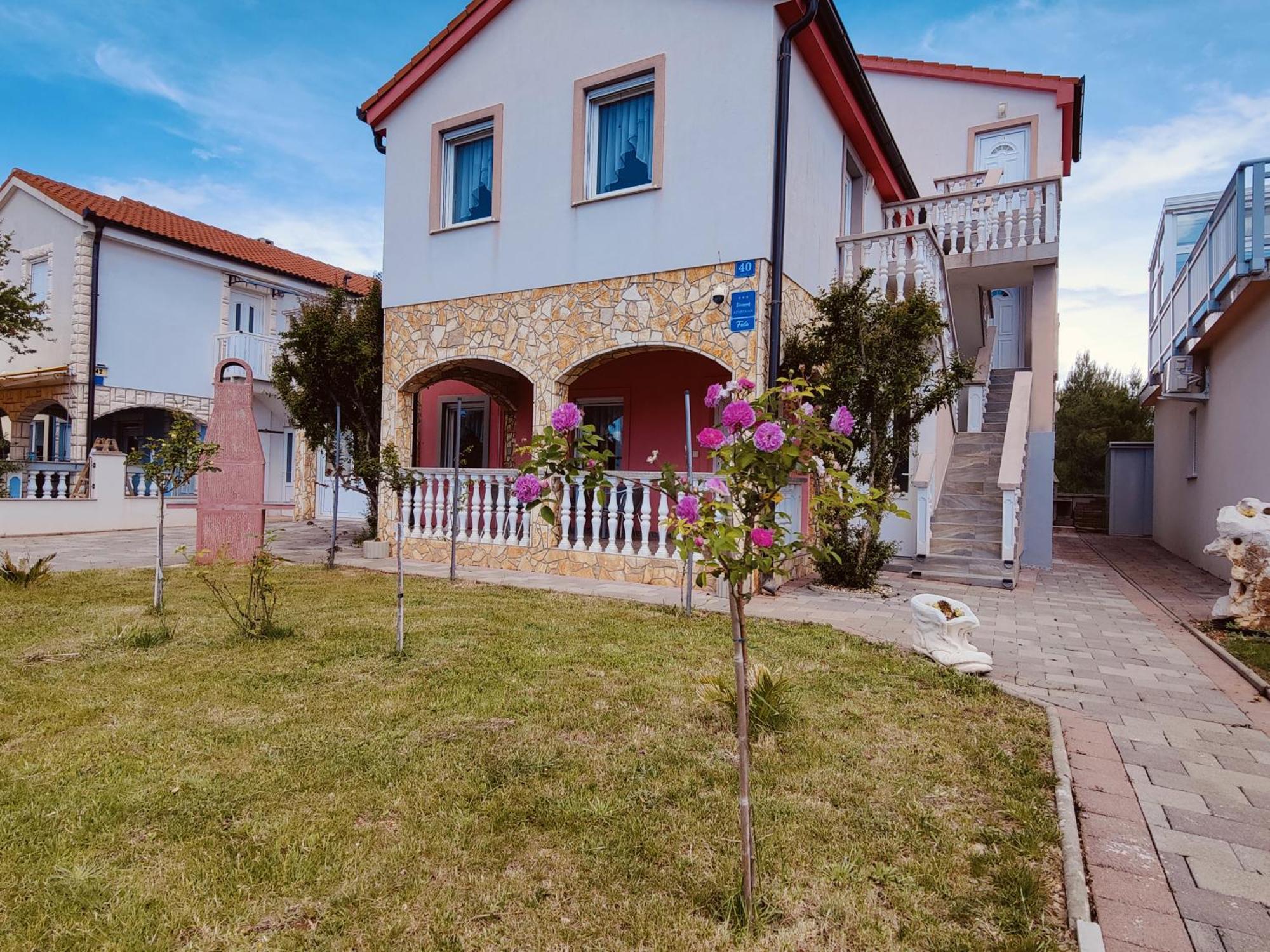 Apartments Fida Vir Exterior foto